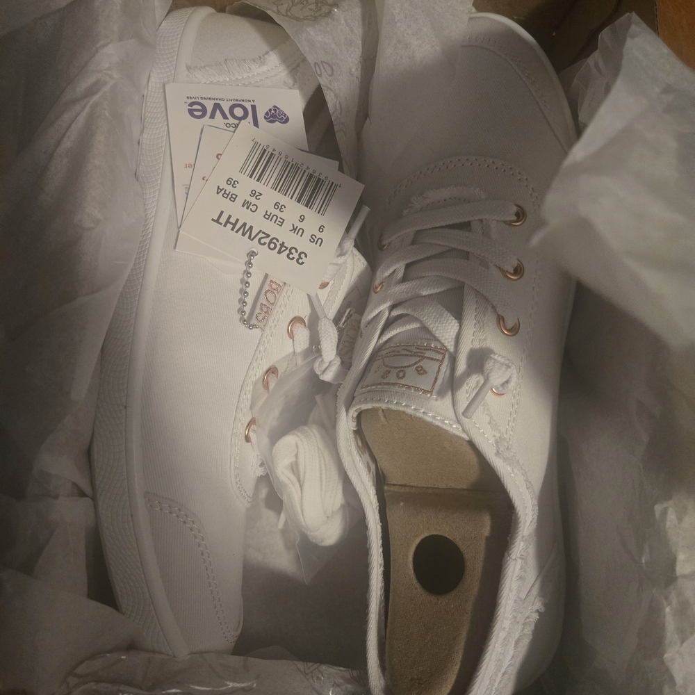 Size 9 BOBS- white With Rose Gold Accents